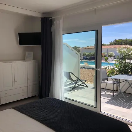 La Parenthese Bed & Breakfast 4*