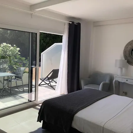 Bed & Breakfast La Parenthese 4*